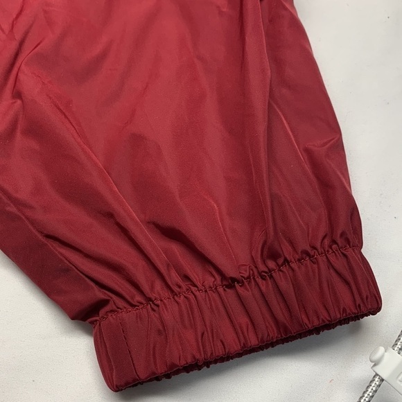 EDDIE Bauer Nylon Shell Windbreaker Packable Hidden Hood Colour Burgundy Large - Picture 11 of 13